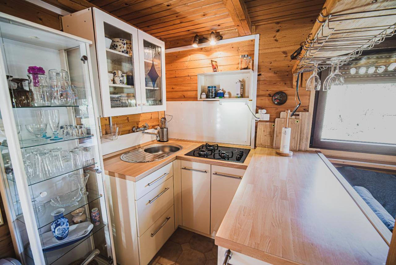 Wooden Cabin Zurej With Hot Tub Bukovje v Babni Gori Exterior photo